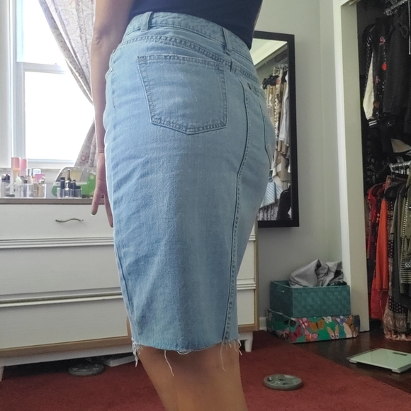 Refuge denim skirt size small - Picture 2 of 4